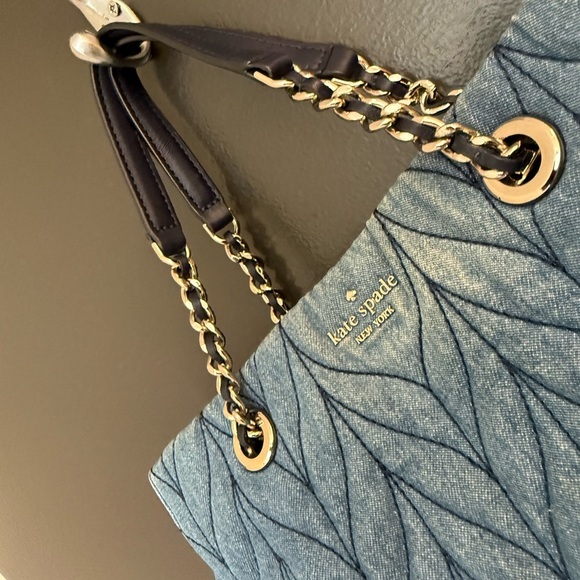 Kate Spade GUC  Denim Leaf Pattern bag GUC some wear- makes it extra cute IMO - Picture 3 of 16
